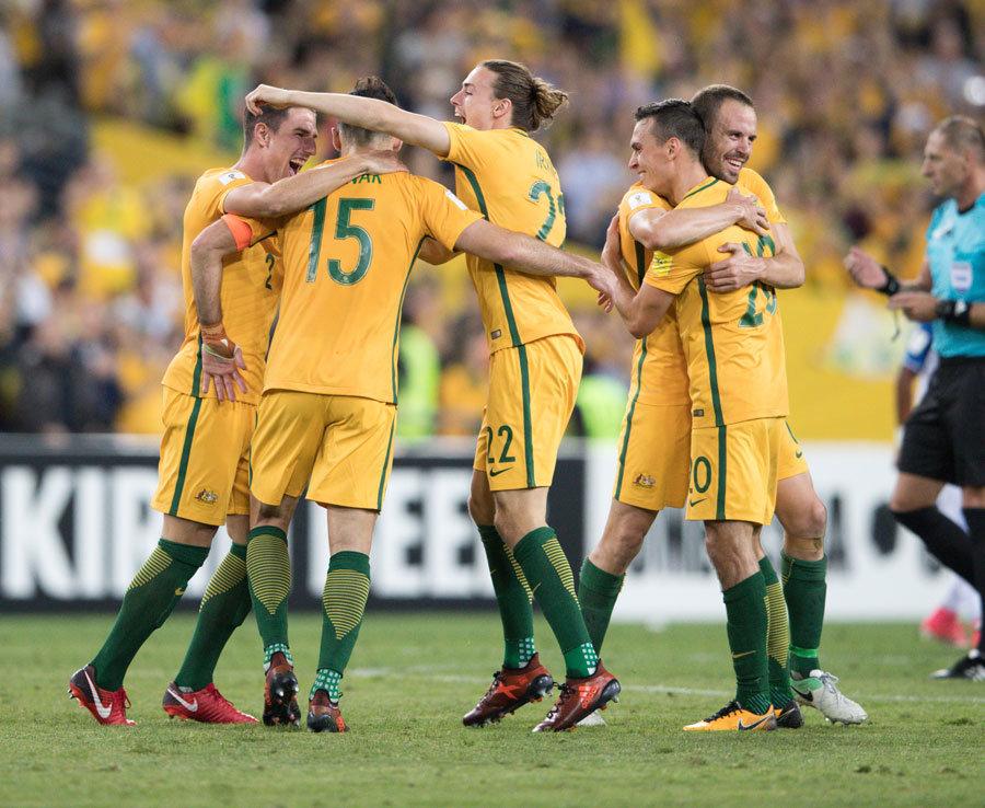 中国男篮关键时刻连丢3篮板，连续追分最后功亏一篑