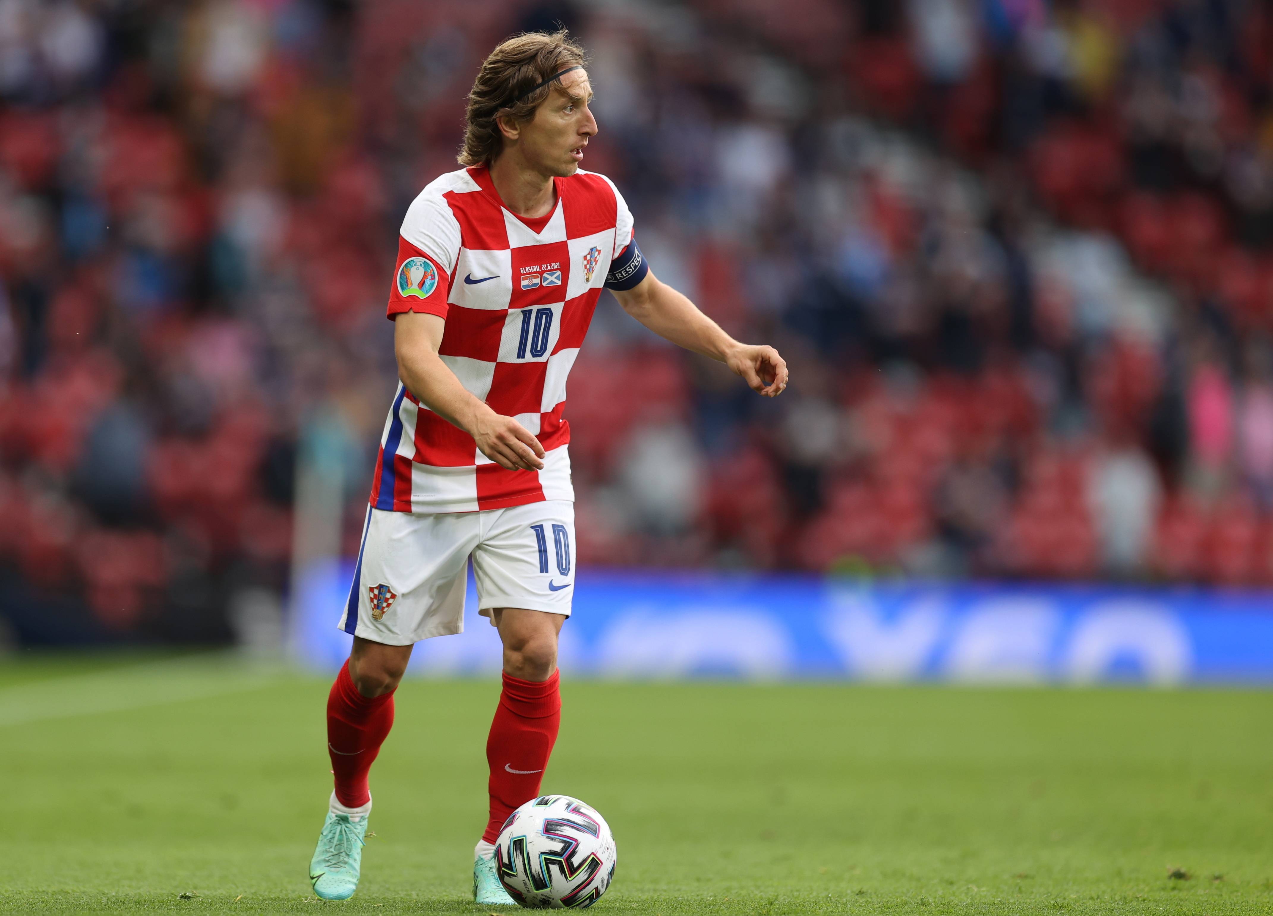 八村塁：东契奇缺席必须得有人站出来，我们需要保持团结一致