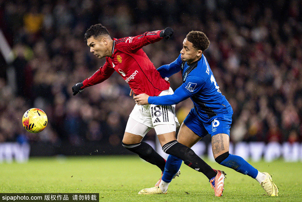 足协主席宋凯现身成都，徐正源、韦世豪、胡荷韬在酒店迎接