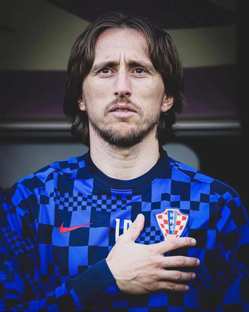 切尔西因9号魔咒屡遭挫折，德拉普伤停恐难打破魔咒，马雷斯卡需调整策略应对挑战。