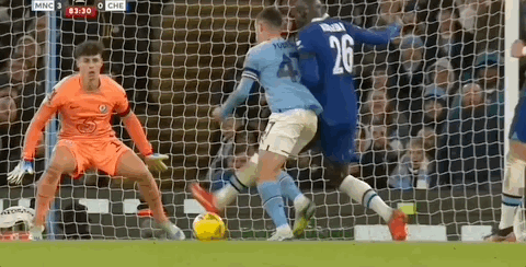 中场一脚直塞把后防撕开了