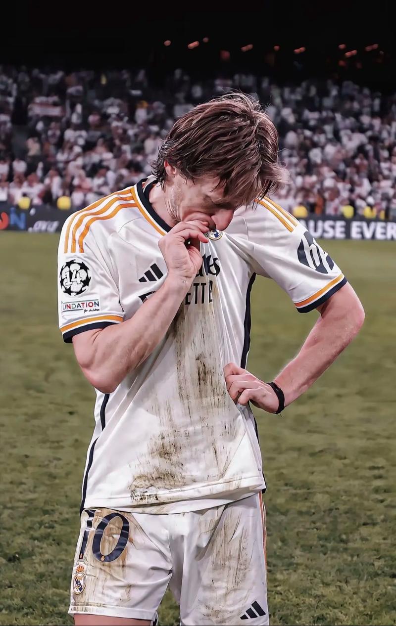 杜篮特篮下强打稳定胜局